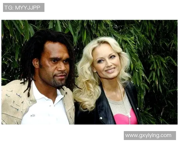 美丽与荣耀的结合美女与足球明星的浪漫婚姻故事 美丽与荣耀的结合美女与足球明星的浪漫婚姻故事