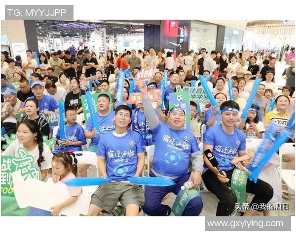 足球明星比耶在赛场上激情庆祝引发球迷热烈反响与媒体广泛关注 足球明星比耶在赛场上激情庆祝引发球迷热烈反响与媒体广泛关注